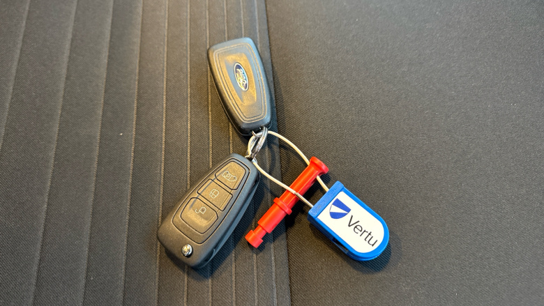 Ford Transit Custom 300 L1 Diesel Fwd 2.0 EcoBlue 130ps Low Roof D/Cab Limited Van